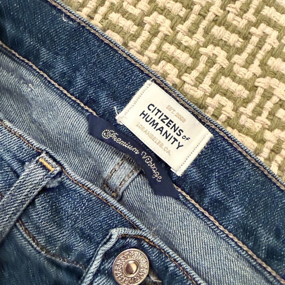 Citizen - Picture 4 of 6